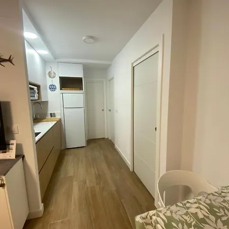 Junto A La Playa. Solo Familias Y Parejas